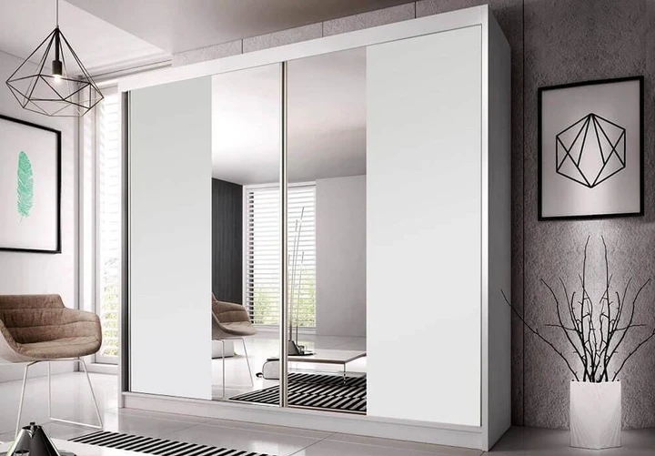 MULTI 38 šatní skříň se zrcadlem a posuvnými dveřmi