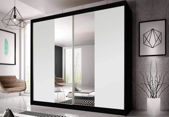 MULTI 38 šatní skříň se zrcadlem a posuvnými dveřmi